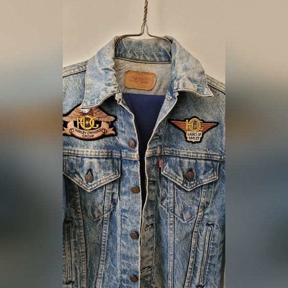 Women's Levis Jean Jacket - Picture 2 of 6